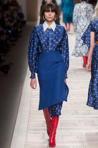 Look 29